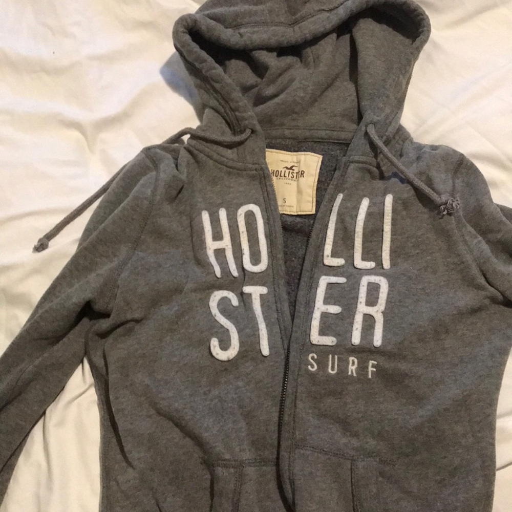 Grey Hollister sweatshirt